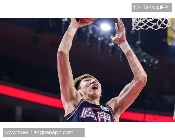 周琦进攻积极性不足全场仅出手四次贡献七分八篮板两助攻表现平淡